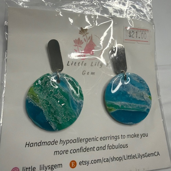 Blue and Green Earrings - Picture 5 of 5